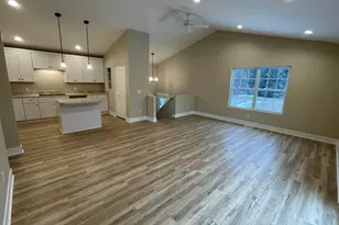 1860 Kreft St NE, Grand Rapids, MI 49525 - Photo 5