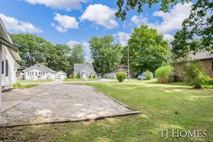 52 Holly St SW, Grand Rapids, MI 49548 - Photo 41