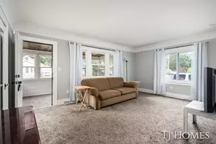 52 Holly St SW, Grand Rapids, MI 49548 - Photo 3