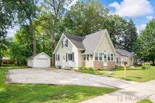 52 Holly St SW, Grand Rapids, MI 49548 - Photo 37