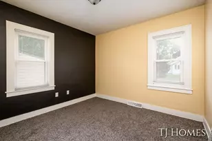 52 Holly St SW, Grand Rapids, MI 49548 - Photo 17