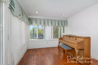 5391 Ticonderoga Drive SE, Kentwood, MI 49508 - Photo 9