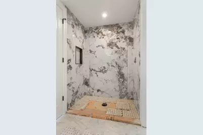 930 W Savidge Street #4, Spring Lake, MI 49456 - Photo 5