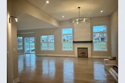 20015 Fountain View Lane, Brownstown, MI 48183 - Photo 13