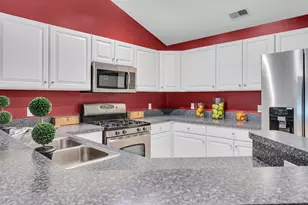 745 W Barrington Cir, Jackson, MI 49203 - Photo 5