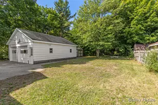 1051 West St, Muskegon, MI 49442 - Photo 17