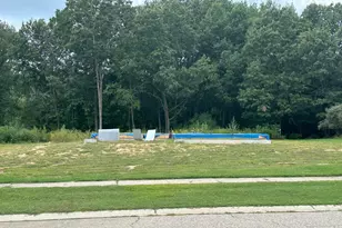 1582 Carolyn Dr, Benton Harbor, MI 49022 - Photo 1