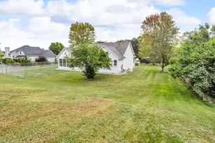 2018 W Coachlight Dr, Jackson, MI 49201 - Photo 43