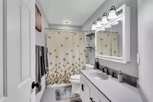 2018 W Coachlight Dr, Jackson, MI 49201 - Photo 23