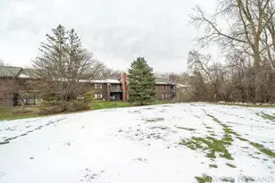 1335 Suncrest Dr NE, Grand Rapids, MI 49525 - Photo 47