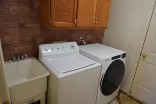 25430 Bohn Ct, Flat Rock, MI 48134 - Photo 17