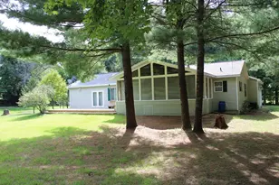 5892 S Carrigan Dr, Newaygo, MI 49337 - Photo 5