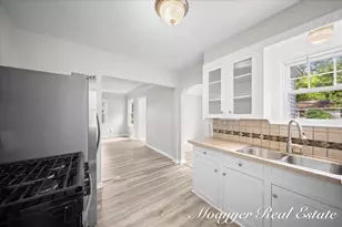 32 Holly St SW, Wyoming, MI 49548 - Photo 5