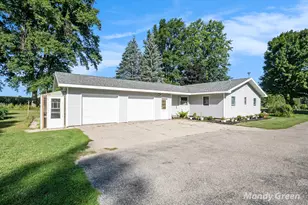 1890 Coral Rd NE, Edmore, MI 48829 - Photo 3