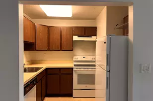 4921 N Crooks Rd, Royal Oak, MI 48073 - Photo 13