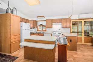 921 N Hancock St, Pentwater, MI 49449 - Photo 7