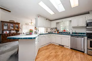 2462 Maple Ln, Benton Harbor, MI 49022 - Photo 9