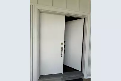 4655 Ashburton Place, Sterling Heights, MI 48310 - Photo 7