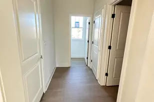 8206 Eagle Peak Dr, Jenison, MI 49428 - Photo 9