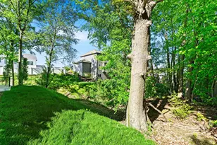 8206 Eagle Peak Dr, Jenison, MI 49428 - Photo 39