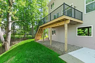 8206 Eagle Peak Dr, Jenison, MI 49428 - Photo 41