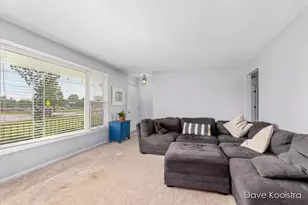 725 52nd St SE, Kentwood, MI 49548 - Photo 9