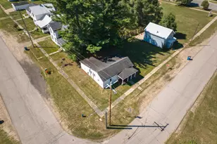 116 E 8th St, Evart, MI 49631 - Photo 27