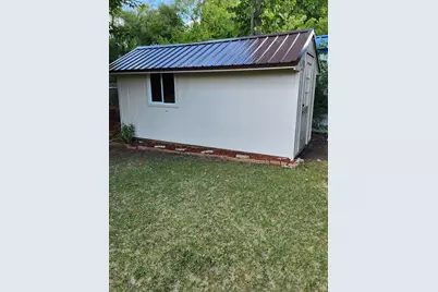 802 Parker Street, Crystal, MI 48818 - Photo 25