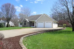 4751 Harlan Dr, Watervliet, MI 49098 - Photo 3