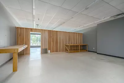 10071 Shaver Road, Portage, MI 49024 - Photo 9