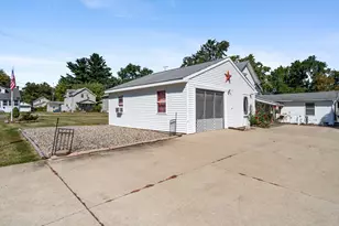 1115 Cooper St, Jackson, MI 49202 - Photo 7
