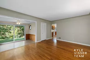 2757 Cascade Springs Dr SE, Grand Rapids, MI 49546 - Photo 7