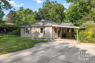 2757 Cascade Springs Dr SE, Grand Rapids, MI 49546 - Photo 35