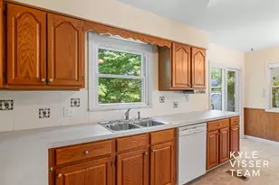 2757 Cascade Springs Dr SE, Grand Rapids, MI 49546 - Photo 11