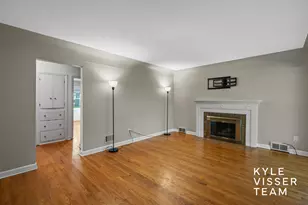 2757 Cascade Springs Dr SE, Grand Rapids, MI 49546 - Photo 7