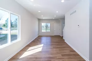 1025 Rebecca St, Marshall, MI 49068 - Photo 7