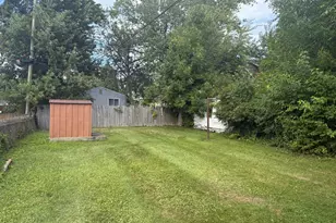 20847 Hollywood St, Harper Woods, MI 48225 - Photo 3