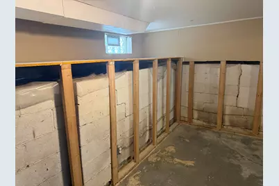 20847 Hollywood Street, Harper Woods, MI 48225 - Photo 17