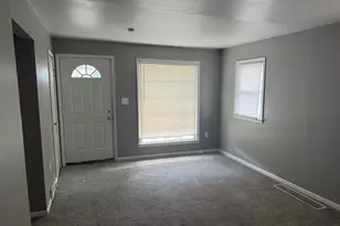 20847 Hollywood St, Harper Woods, MI 48225 - Photo 11