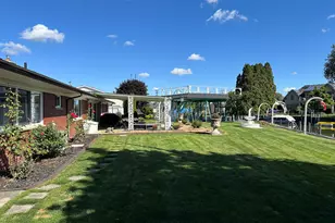 38176 Villa Mar St, Harrison Township, MI 48045 - Photo 3