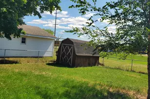 682 Waverly Dr, Benton Harbor, MI 49022 - Photo 5