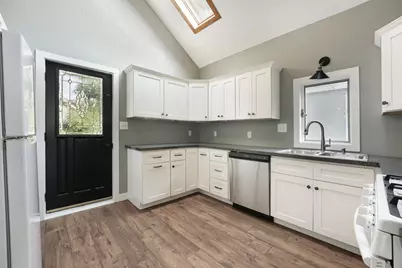 729 Fairview Avenue NE, Grand Rapids, MI 49503 - Photo 9