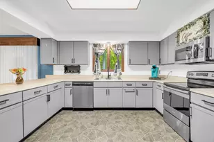 4321 Parker Rd, Fort Gratiot, MI 48059 - Photo 17