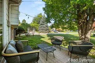 1827 Millbrook St SE, Grand Rapids, MI 49508 - Photo 25