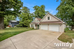 7927 Lakewood Dr, Coloma, MI 49038 - Photo 11