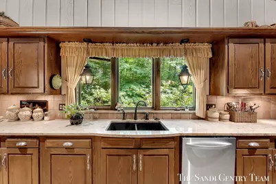 12879 Lakeshore Drive, Grand Haven, MI 49417 - Photo 21