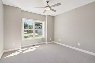 1136 Lochaven Cir, Hillsdale, MI 49242 - Photo 17