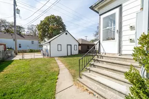 2656 10th St, Wyandotte, MI 48192 - Photo 5