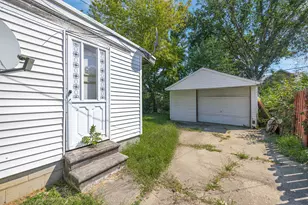 11090 Patrick Ave, Detroit, MI 48205 - Photo 5