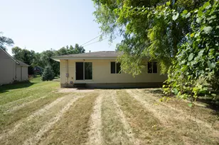3066 W Huron St, Waterford, MI 48328 - Photo 9